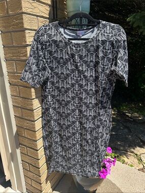 LuLaRoe Black & White Geometric Cassie Dress